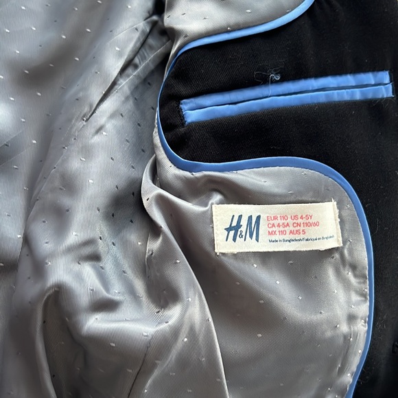 Boys formal suit 4-5 years jacket , trousers and tie - Picture 4 of 8